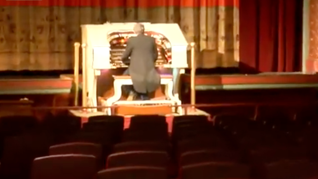 The Heights Theater fell into disrepair in the late 1990s. Now it's turning 100. — WCCO / CBS Minnesota, Stillwater Arts news
