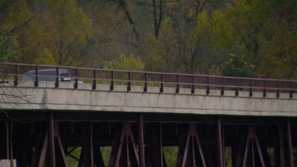 Businesses near Osceola brace as Highway 243 bridge set to close — WCCO / CBS Minnesota, Stillwater Business news