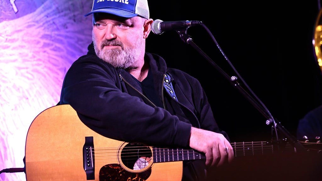 Zac Brown Band founding member raising awareness of ALS with "Hop on a Cure" nonprofit — WCCO / CBS Minnesota, Stillwater Community news