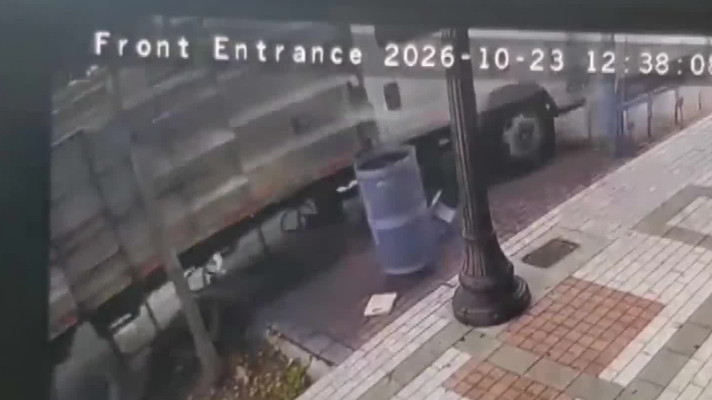 Landscaping truck crashes into bus bench, 3 North Miami businesses, sending 2 passengers to the hospital — CBS Miami, Stillwater Real Estate news