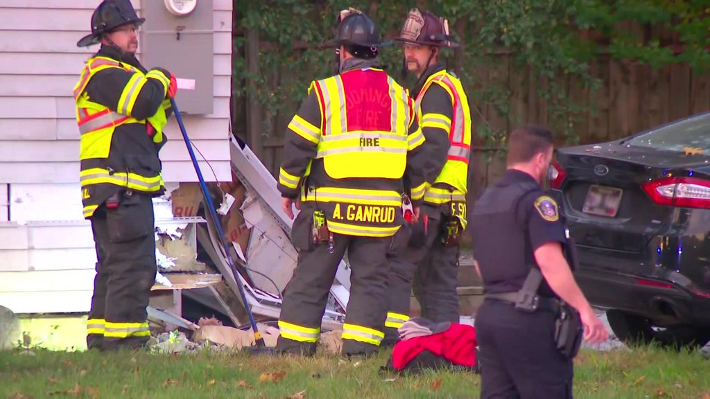 Man blew through Bloomington stop sign, hit car, which then struck home, police say — WCCO / CBS Minnesota, Stillwater Community news
