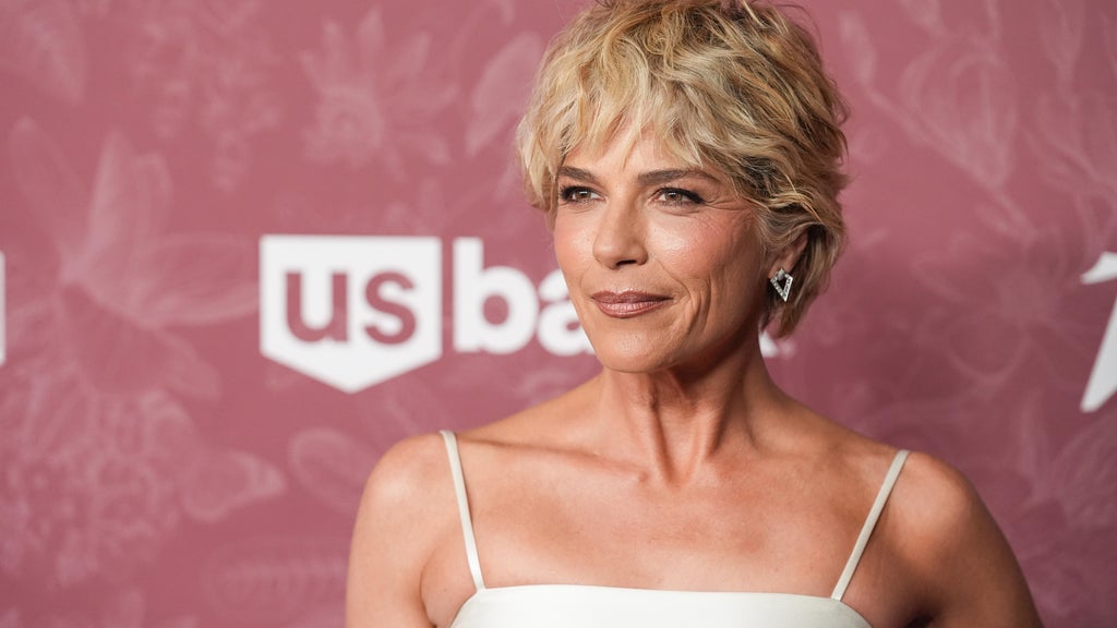 Actress Selma Blair arraigned following arrest for incident related to flight from LAX to JFK — WCCO / CBS Minnesota, Stillwater Health news