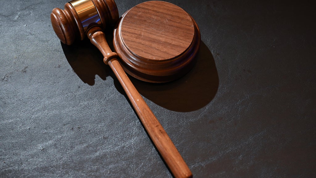 Man tried to pull woman out of her St. Paul apartment window, charges say — WCCO / CBS Minnesota, Stillwater Health news